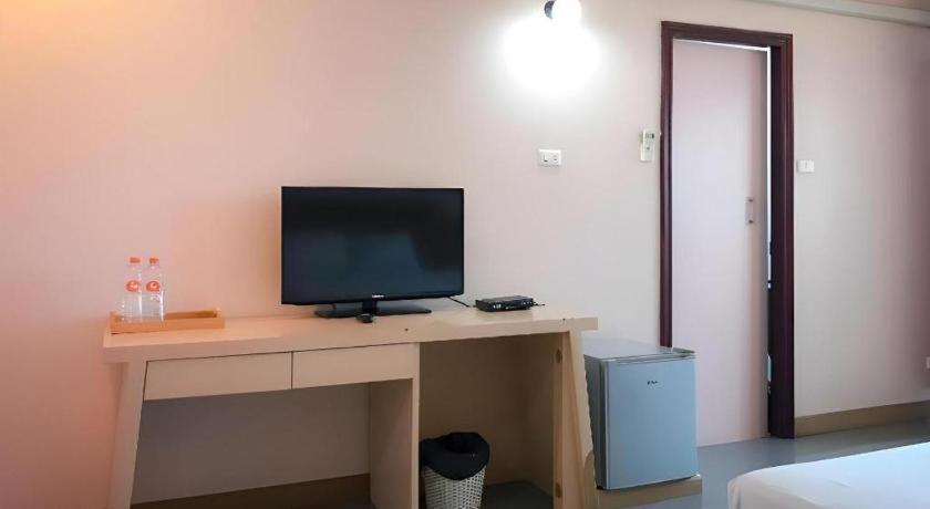 J Two S Pratunam Hotel Бангкок Экстерьер фото