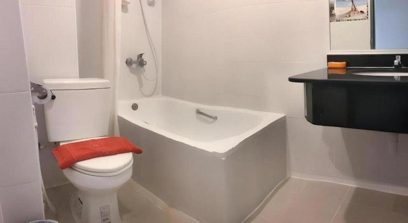 J Two S Pratunam Hotel Бангкок Экстерьер фото
