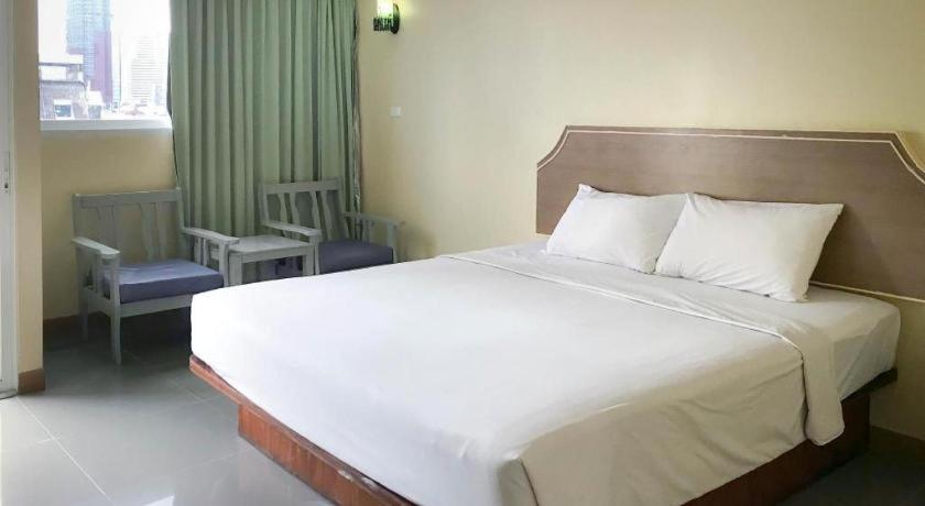 J Two S Pratunam Hotel Бангкок Экстерьер фото