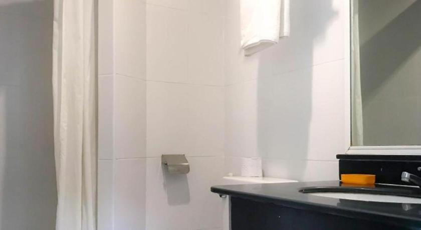 J Two S Pratunam Hotel Бангкок Экстерьер фото