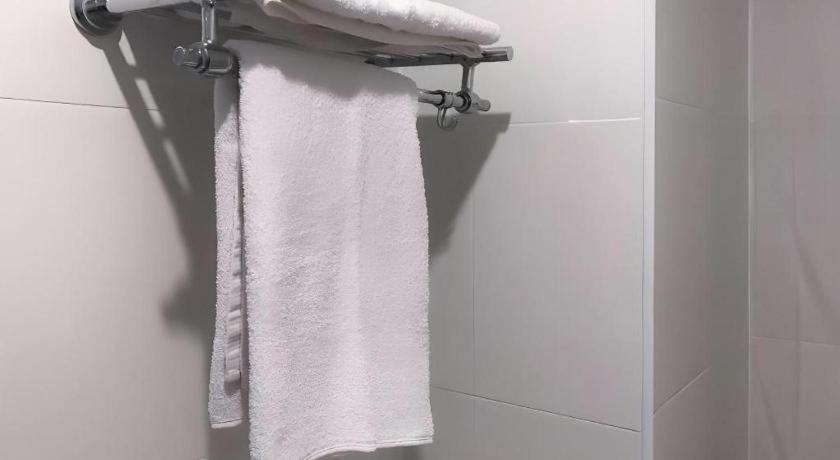 J Two S Pratunam Hotel Бангкок Экстерьер фото