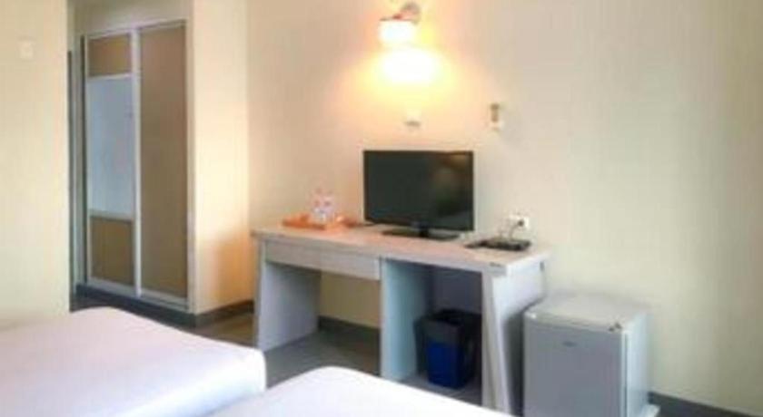 J Two S Pratunam Hotel Бангкок Экстерьер фото