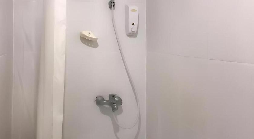 J Two S Pratunam Hotel Бангкок Экстерьер фото
